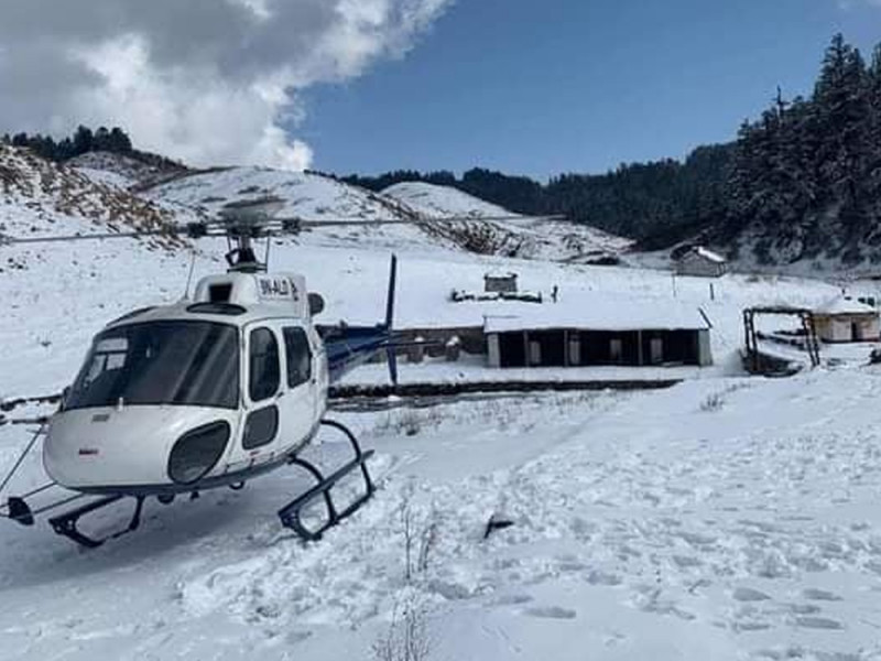 हेलिटुरमार्फत २५० पर्यटकले गरे 'धर्तीकाे स्वर्ग' भनिने खप्तडकाे अवलोकन
